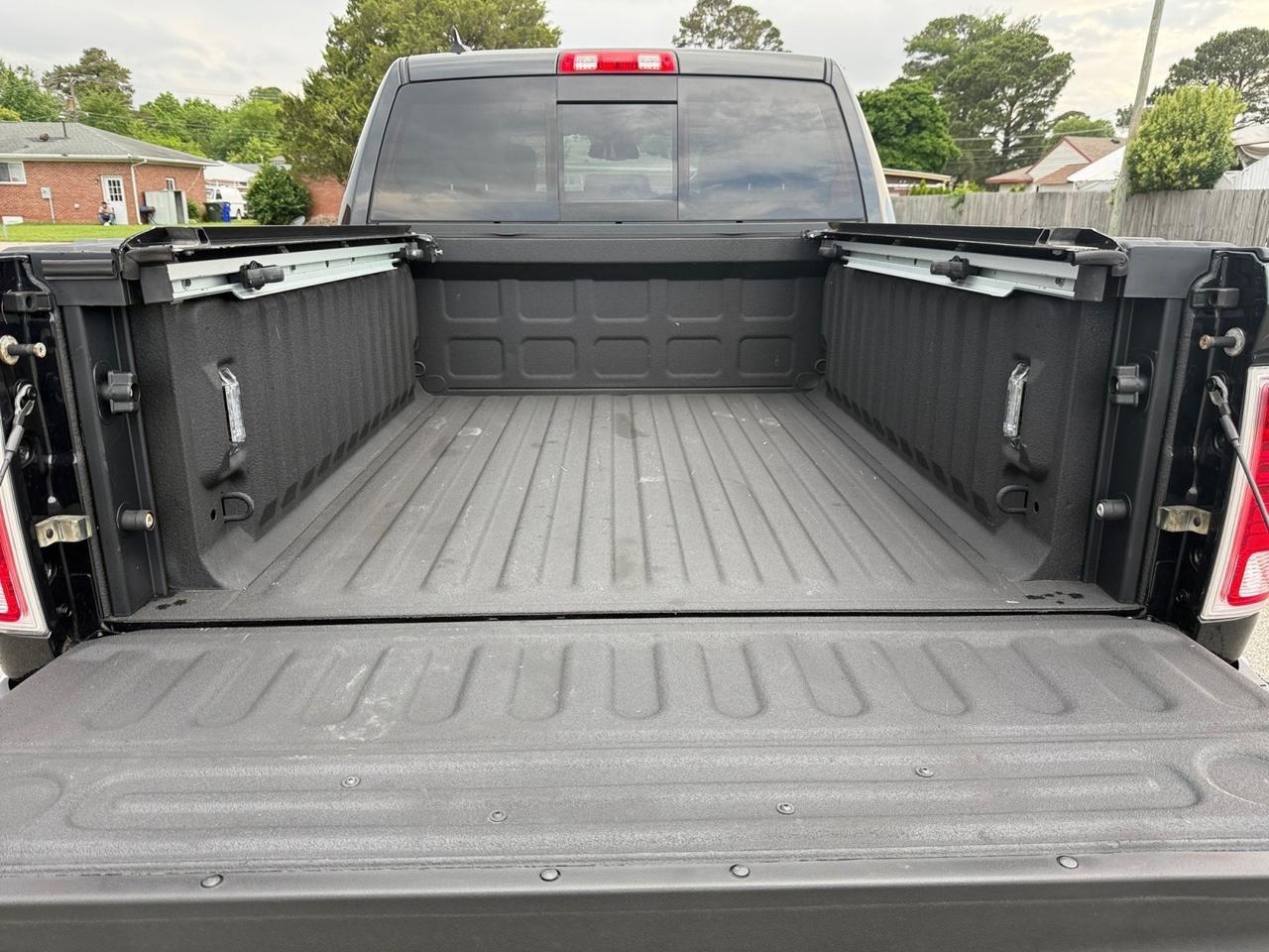 2017 Ram 1500 Limited, HEATED/VENTILATED SEATS, HEATED REAR SEATS, SUNROOF, UNIVERSAL GARAGE DOOR OPENER, ALPINE SPEAKERS, BACKUP CAMERA, POWER FOLDING MIRRORS, RUNNING BOARDS, TOW PACKAGE, TOW HOOKS, CLEAN CARFAX, THIS RAM HAS IT ALL! Norfolk VA