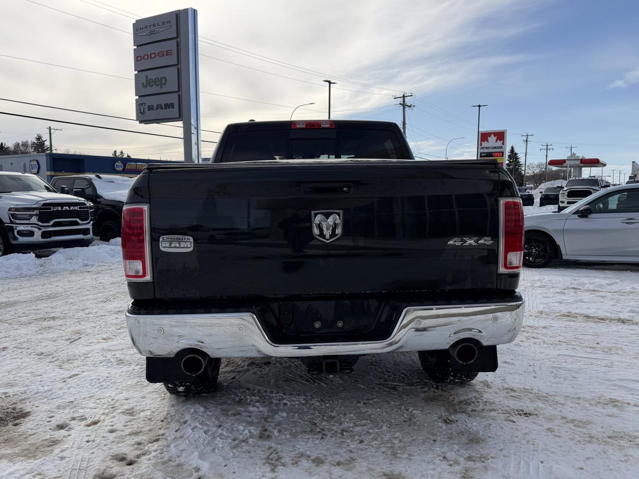 2017 Ram 1500 Longhorn Crew Cab 4x4 | V8 | NAV | Sunroof | Leather | Heated Vented Seats | Remote Start Redwater AB