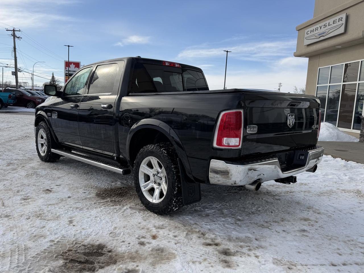 2017 Ram 1500 Longhorn Crew Cab 4x4 | V8 | NAV | Sunroof | Leather | Heated Vented Seats | Remote Start Redwater AB