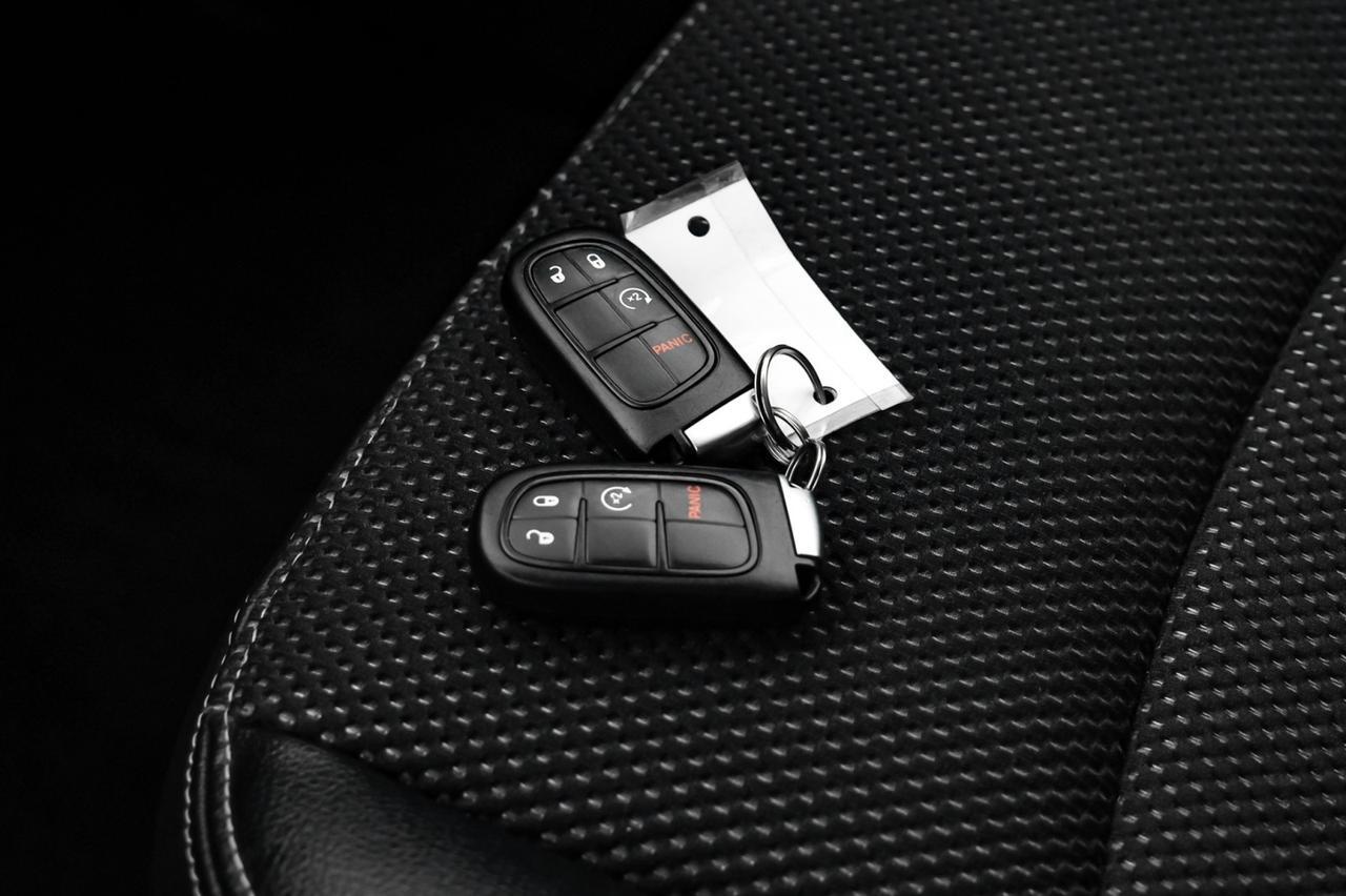 2017 Ram 1500 NIGHT EDITION CREW CAB 4WD 5.7L HEMI AUTOMATIC REAR CAMERA KEYLESS START TOW HITCH RUNNING BOARDS Carrollton TX