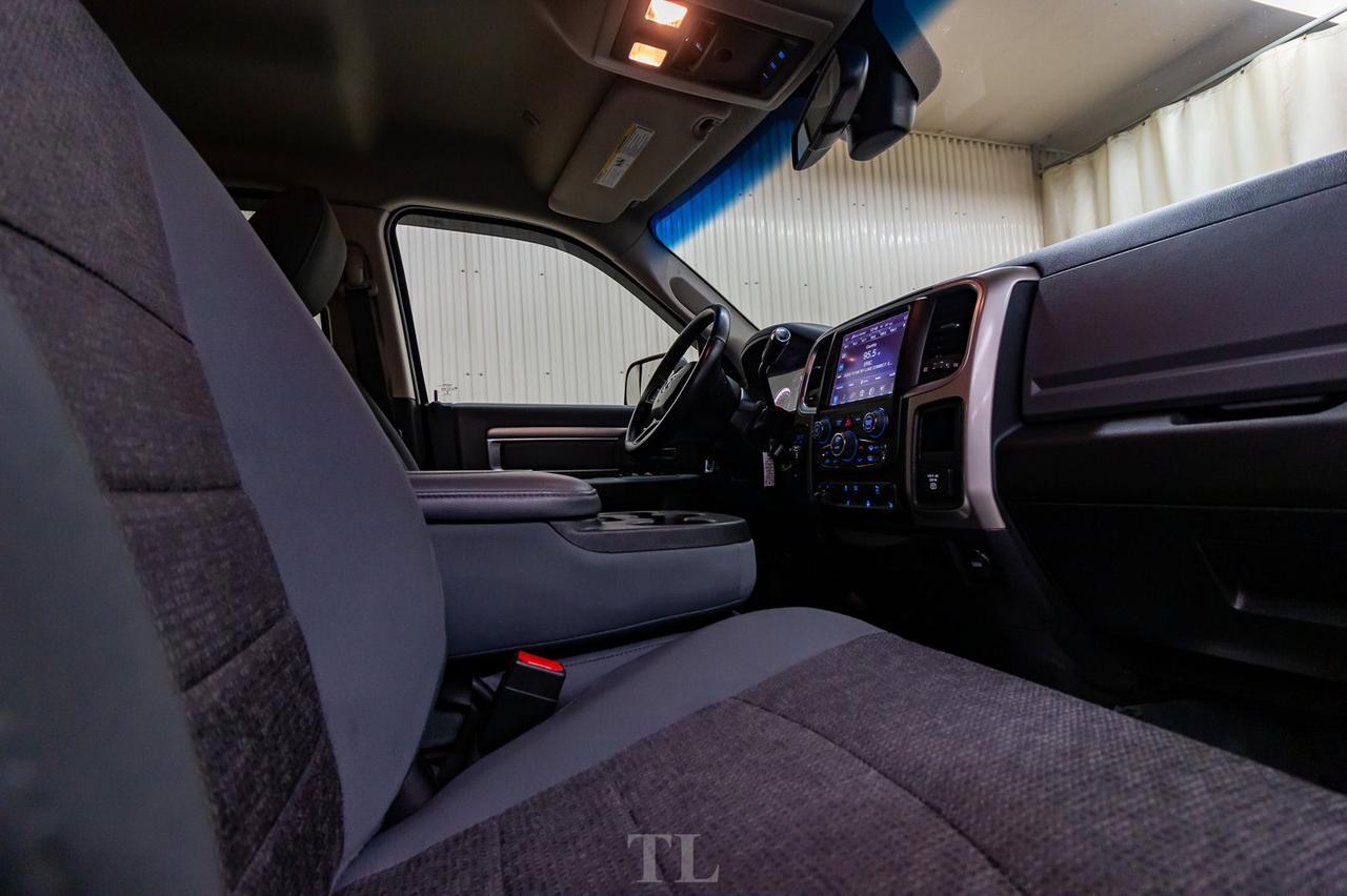 2017 Ram 2500 4x4 Crew Cab SLT HEMI BCam Red Deer AB