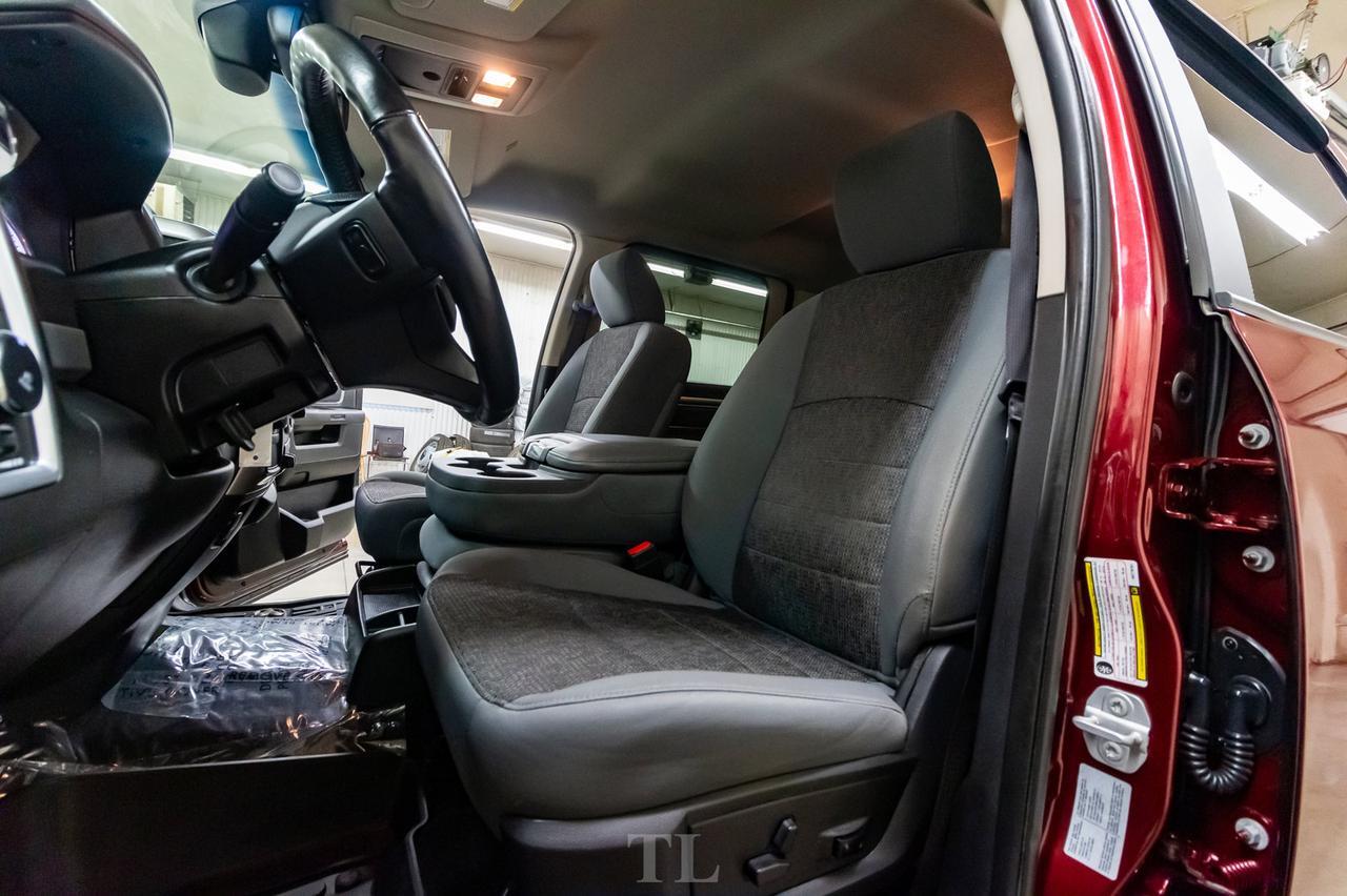 2017 Ram 2500 4x4 Crew Cab SLT HEMI BCam Red Deer AB