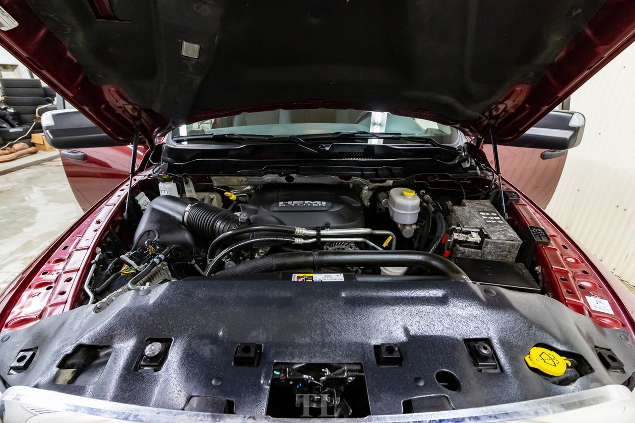 2017 Ram 2500 4x4 Crew Cab SLT HEMI BCam Red Deer AB