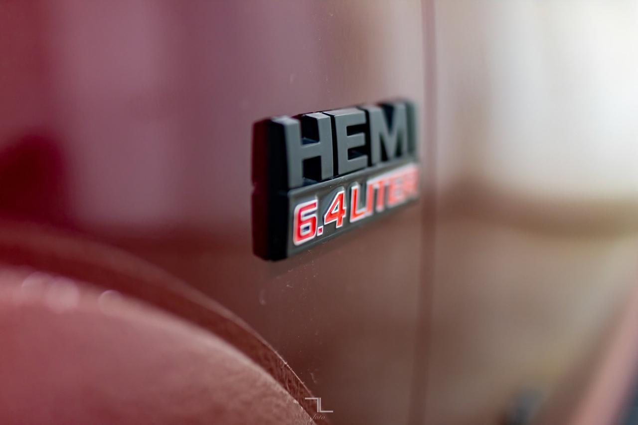 2017 Ram 2500 4x4 Crew Cab SLT HEMI Nav Roof BCam Red Deer AB