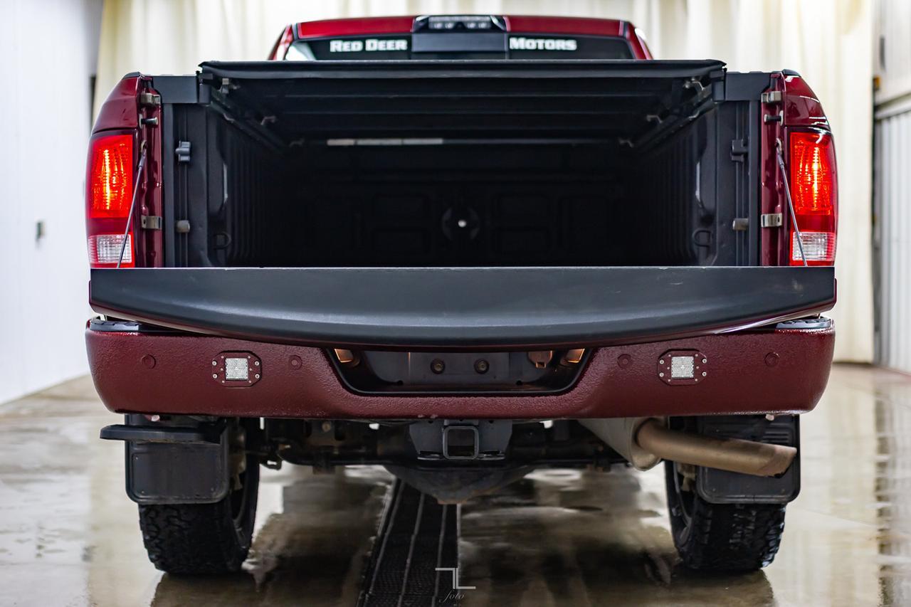 2017 Ram 2500 4x4 Crew Cab SLT HEMI Nav Roof BCam Red Deer AB