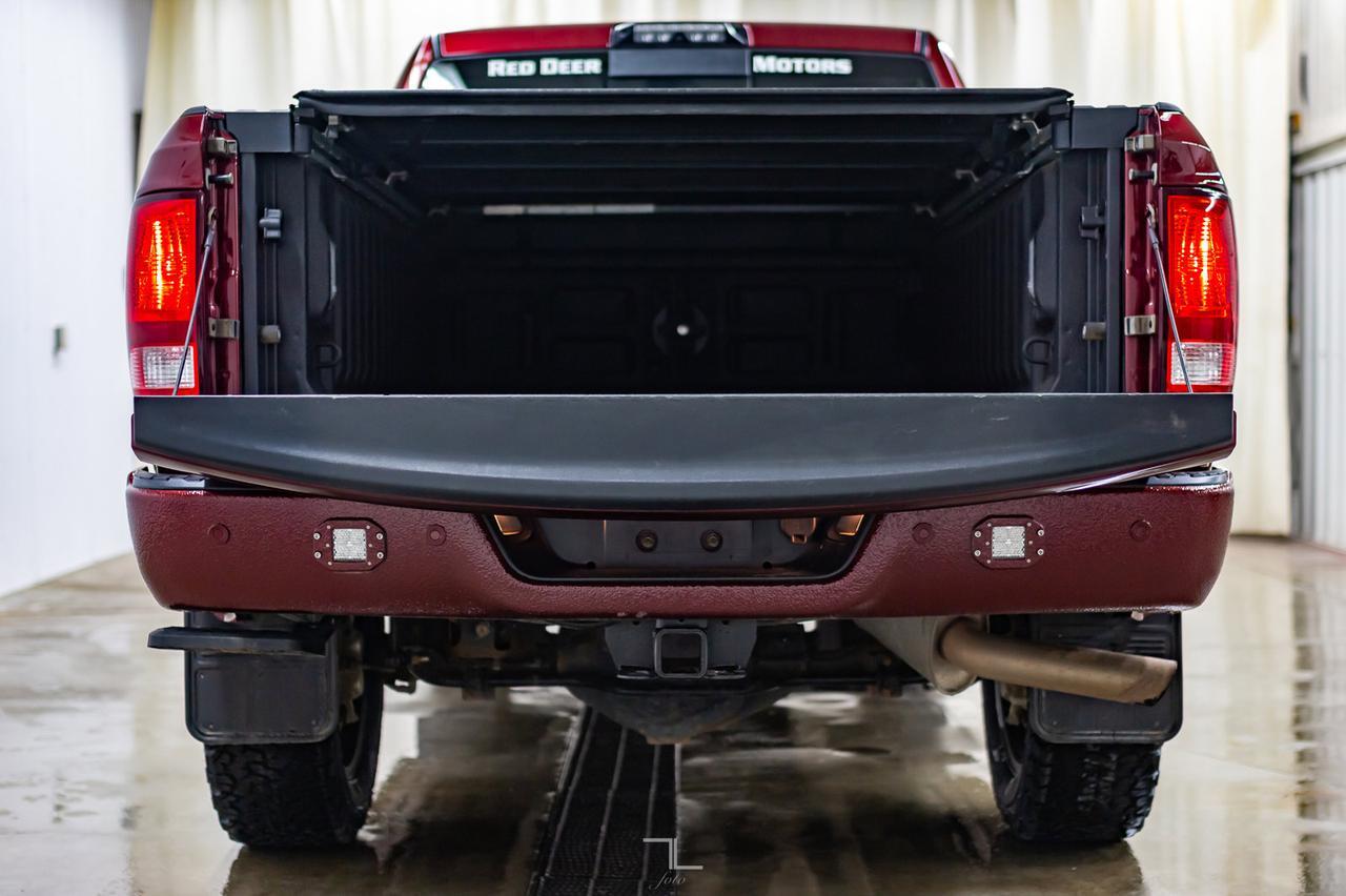 2017 Ram 2500 4x4 Crew Cab SLT HEMI Nav Roof BCam Red Deer AB