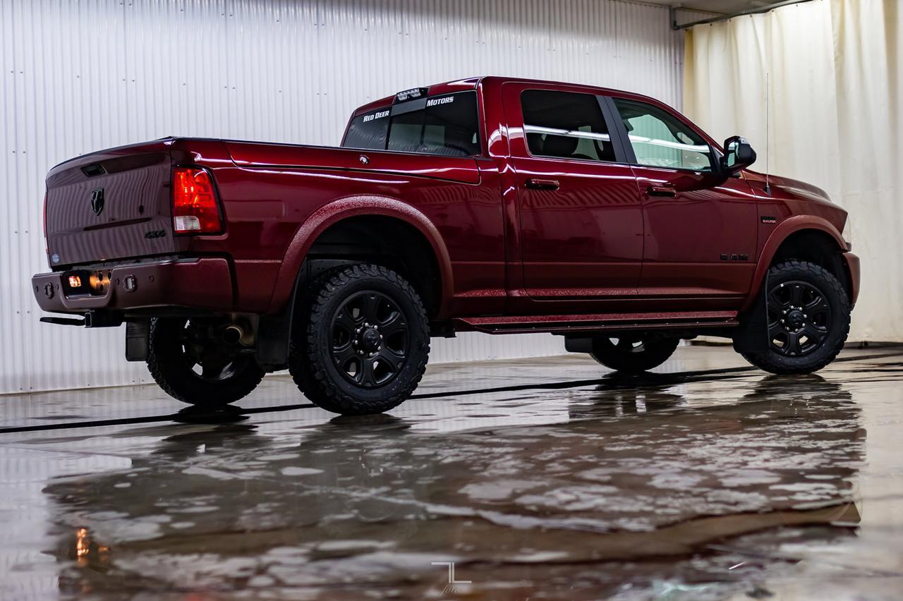 2017 Ram 2500 4x4 Crew Cab SLT HEMI Nav Roof BCam Red Deer AB