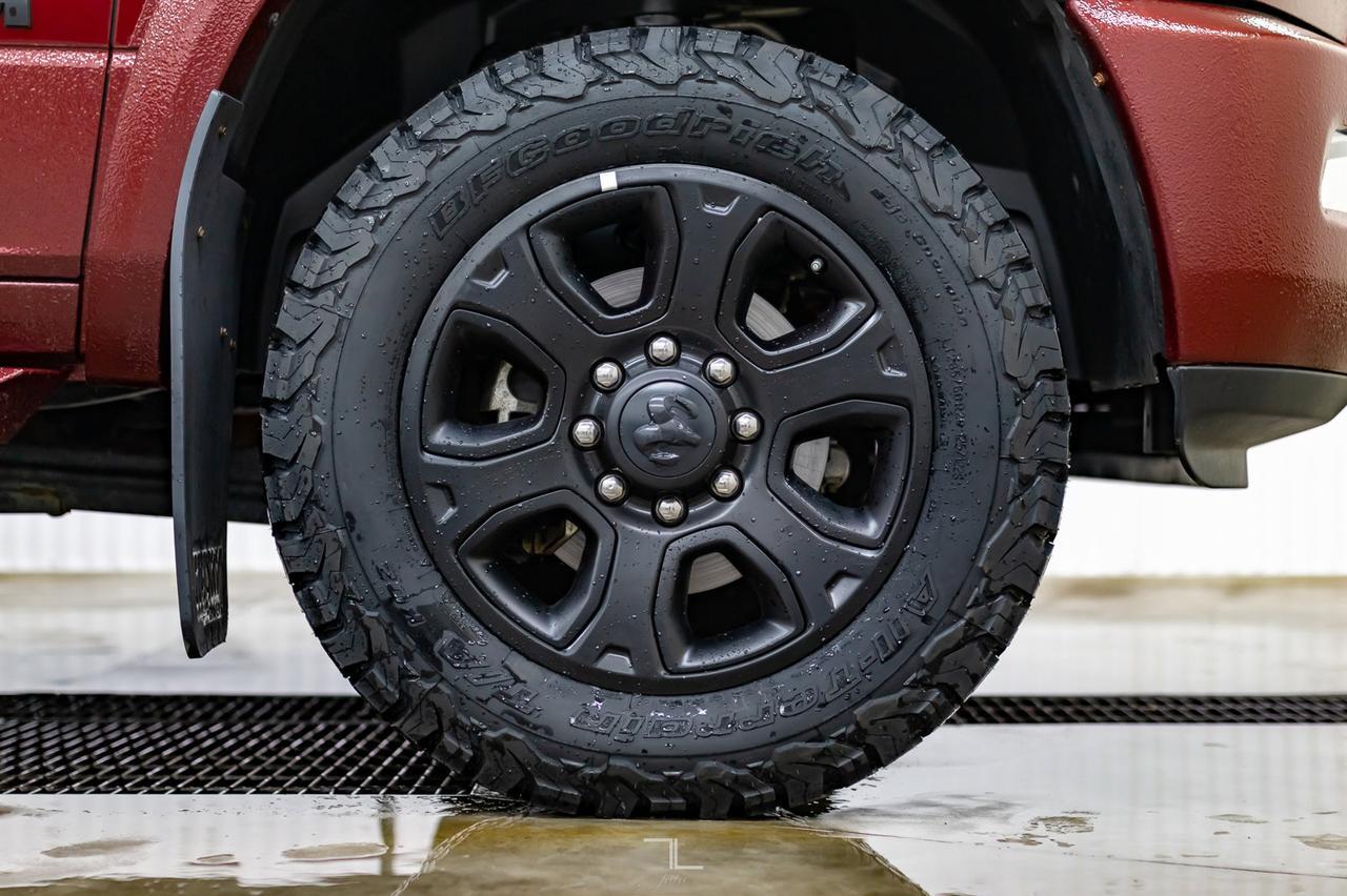 2017 Ram 2500 4x4 Crew Cab SLT HEMI Nav Roof BCam Red Deer AB