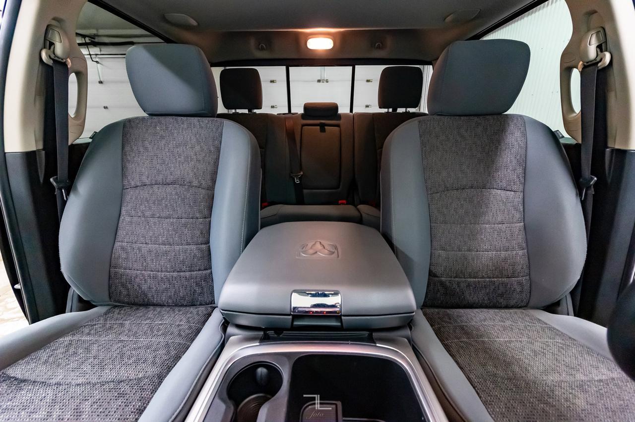 2017 Ram 2500 4x4 Crew Cab SLT HEMI Nav Roof BCam Red Deer AB