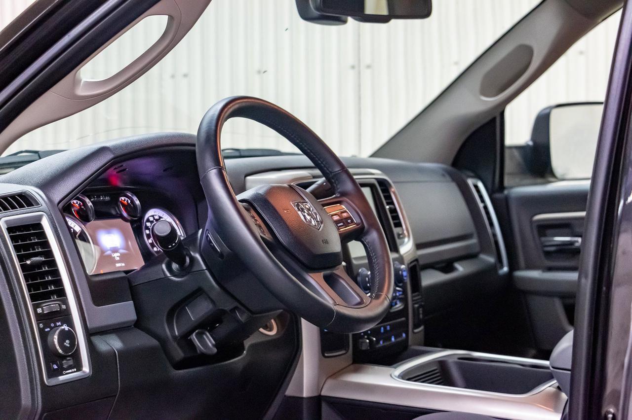 2017 Ram 2500 4x4 Crew Cab SLT LWB Nav Red Deer AB