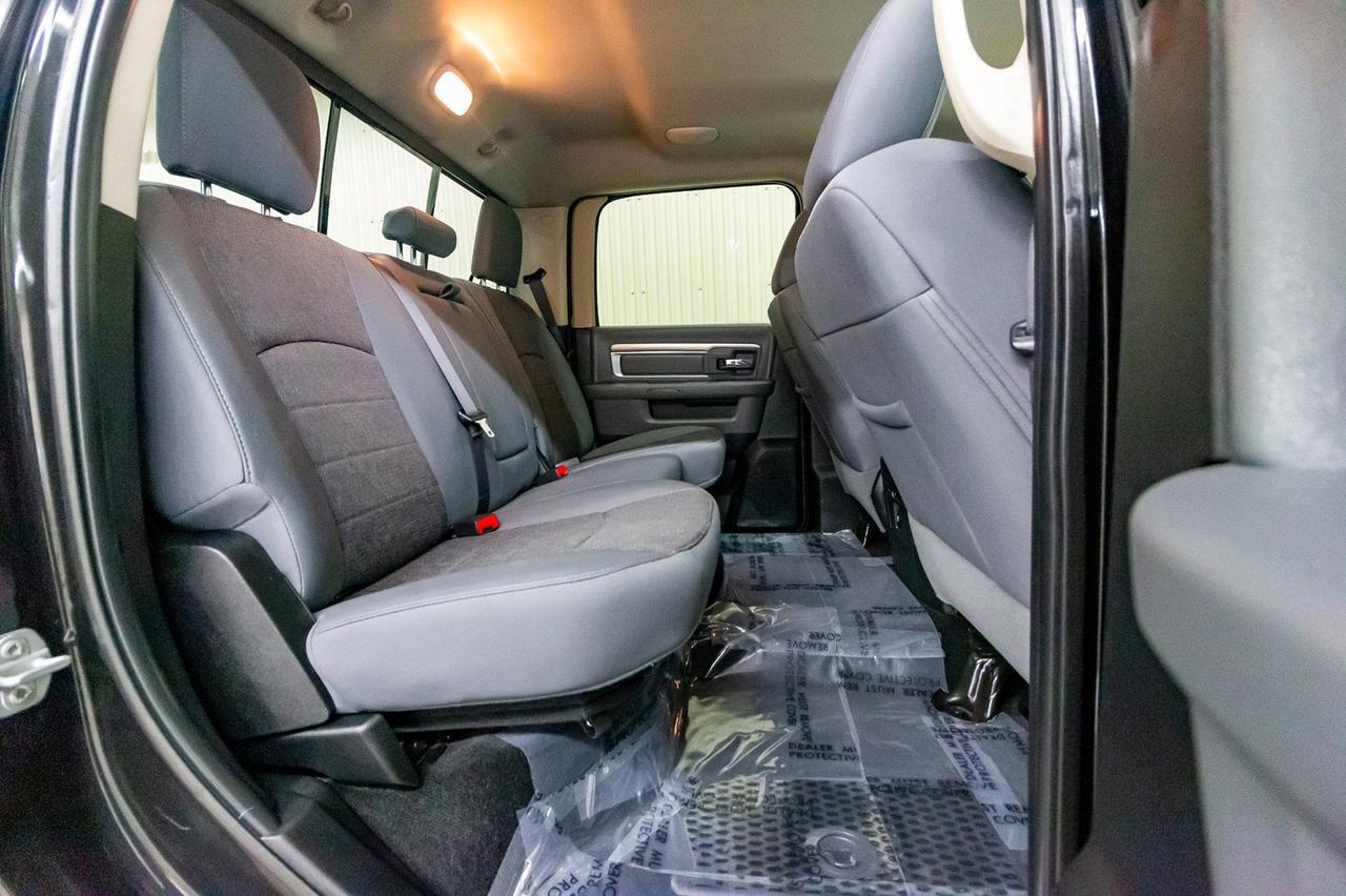 2017 Ram 2500 4x4 Crew Cab SLT LWB Nav Red Deer AB