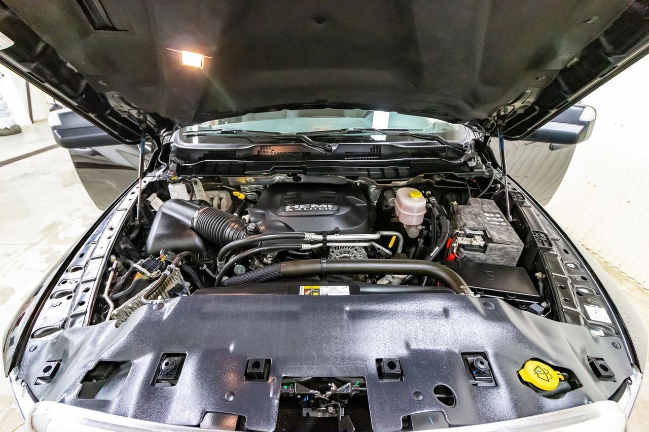 2017 Ram 2500 4x4 Crew Cab SLT LWB Nav Red Deer AB