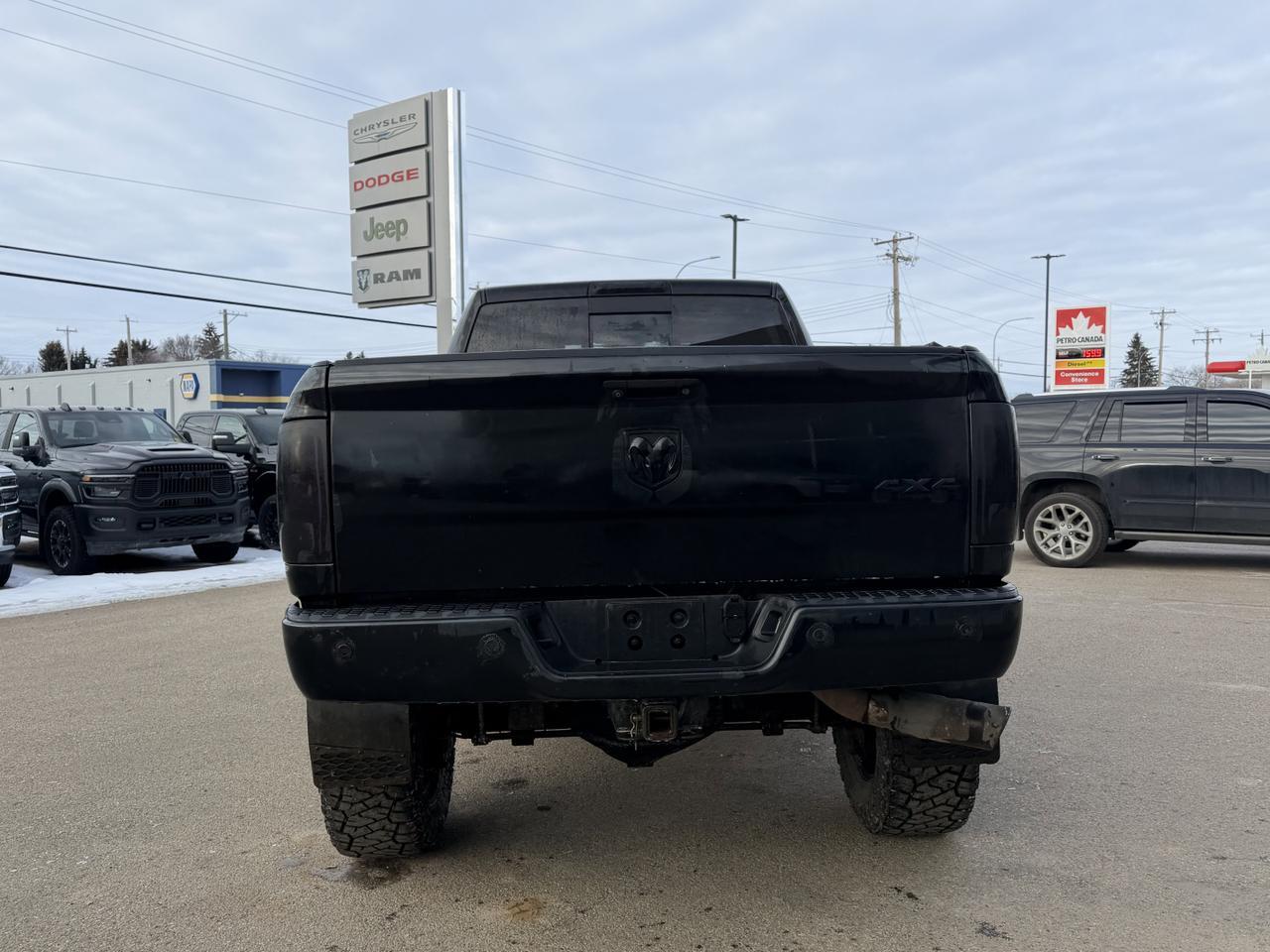 2017 Ram 2500 Laramie Crew Cab 4x4 | Cummins Diesel | Leather | Heated Vented Seats | NAV | Sunroof | Remote Start Redwater AB
