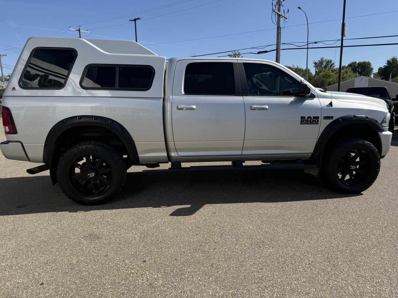 2017 Ram 2500 Laramie Crew Cab 4x4 | HEMI V8 | Sport Appearance | 20IN Black Wheels | Heated Vented Leather | NAV Redwater AB