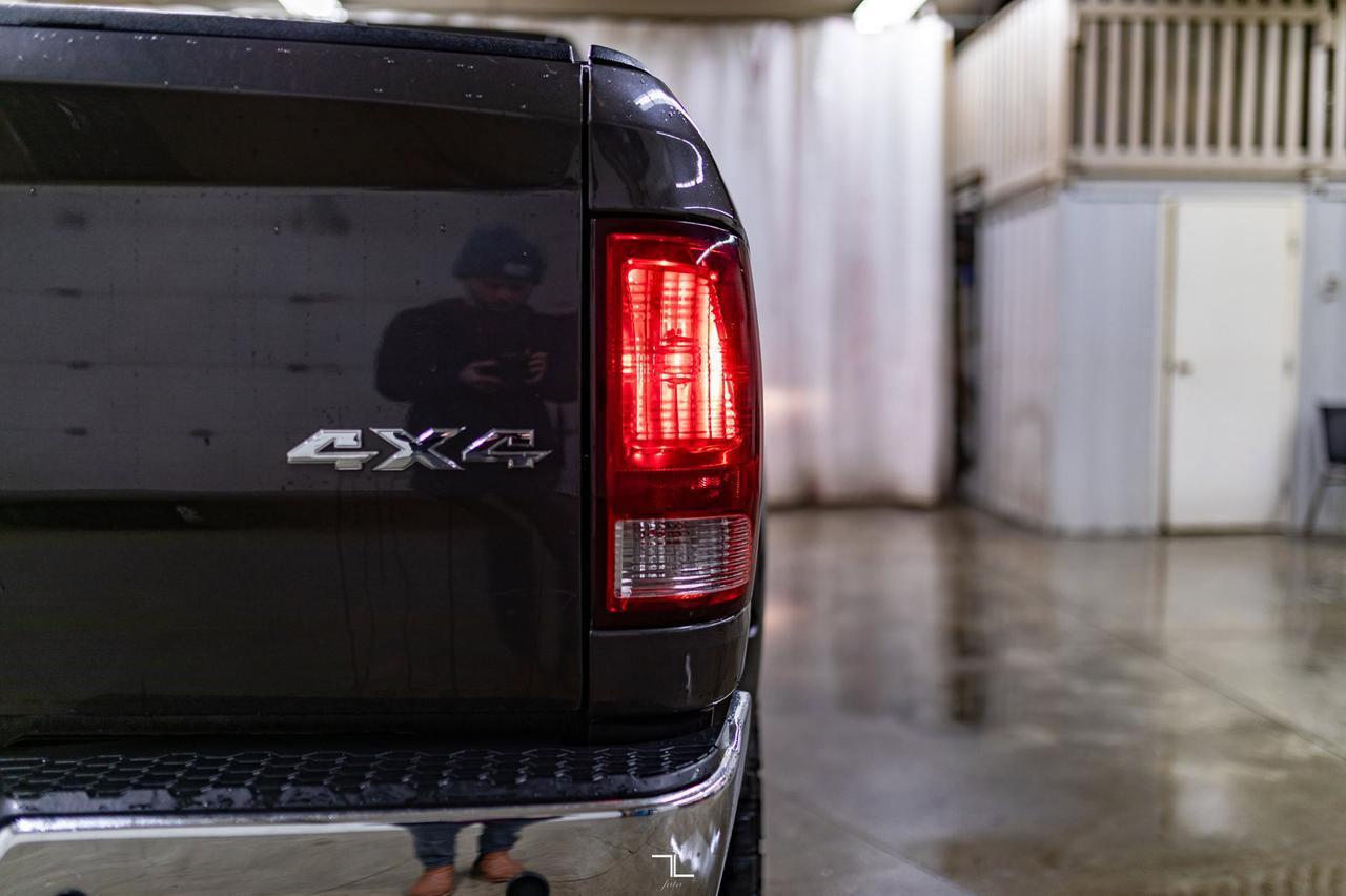 2017 Ram 3500 4x4 Crew Cab SLT Diesel Manual Lift BCam Red Deer AB