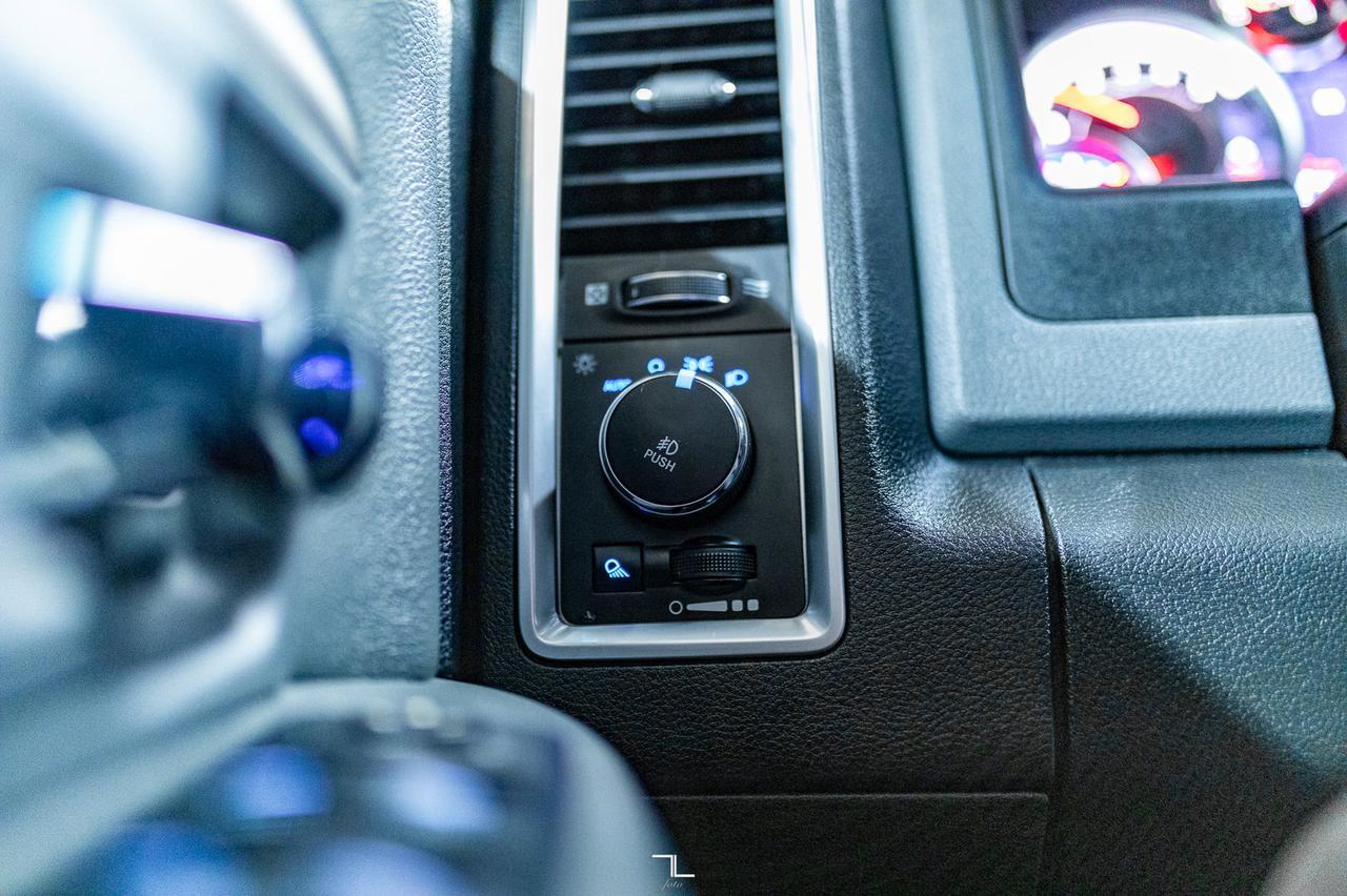 2017 Ram 3500 4x4 Crew Cab SLT Diesel Manual Lift BCam Red Deer AB