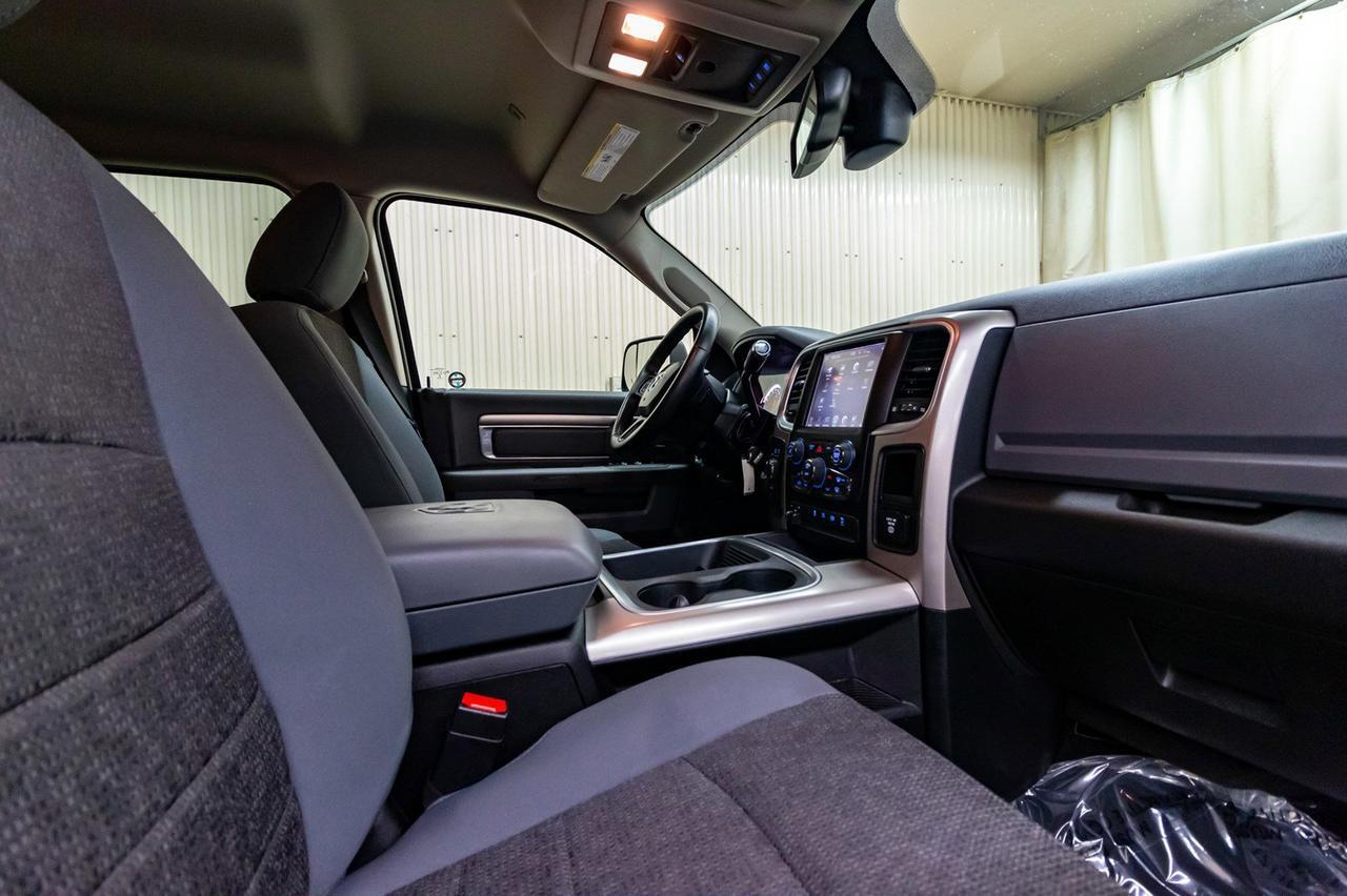 2017 Ram 3500 4x4 Crew Cab SLT Diesel Nav BCam Red Deer AB