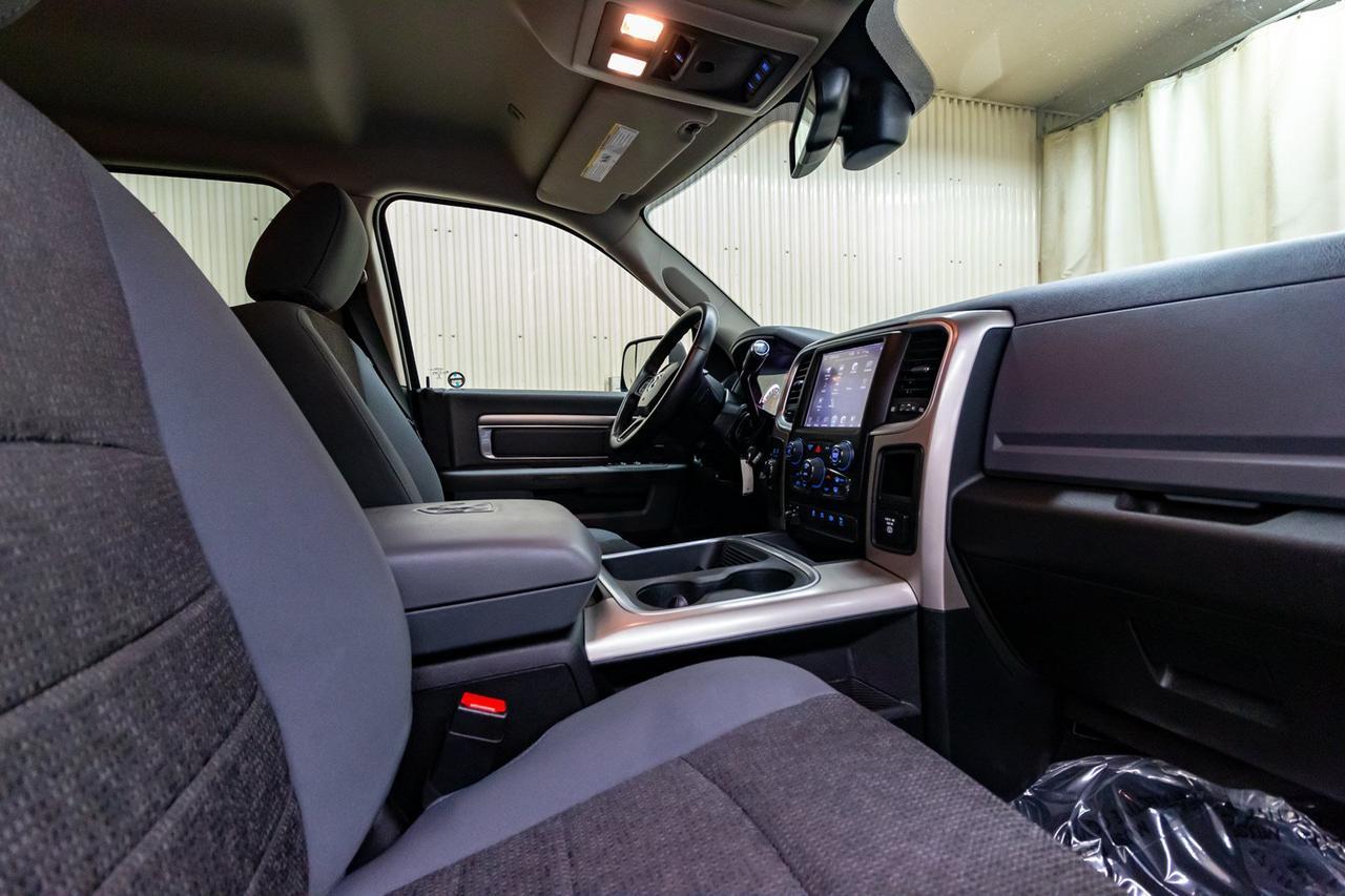 2017 Ram 3500 4x4 Crew Cab SLT Diesel Nav BCam Red Deer AB