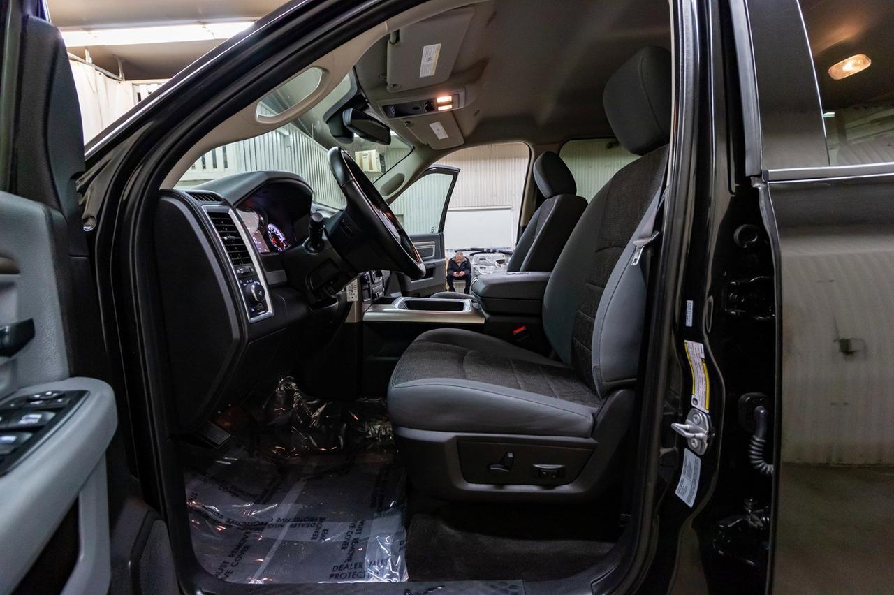 2017 Ram 3500 4x4 Crew Cab SLT Diesel Nav BCam Red Deer AB