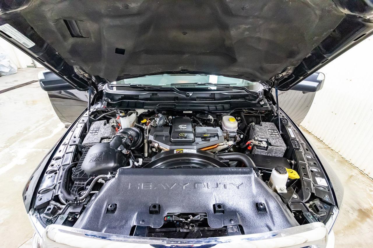 2017 Ram 3500 4x4 Crew Cab SLT Dually Diesel Red Deer AB