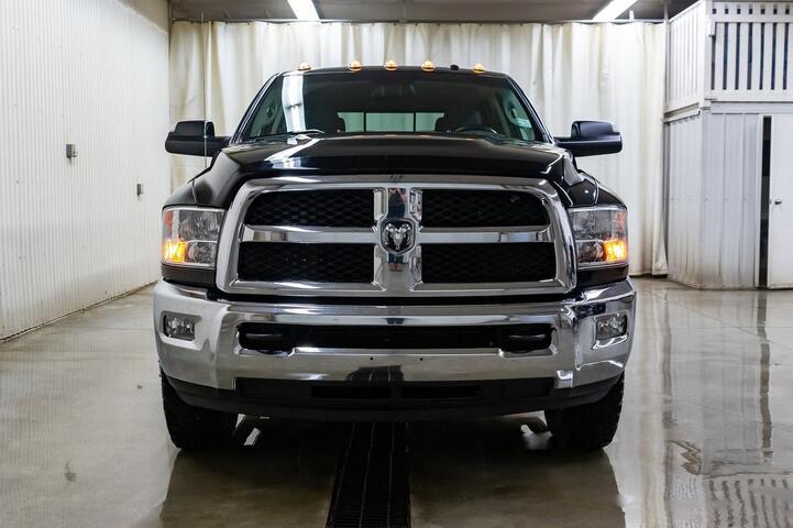 2017 Ram 3500 4x4 Crew Cab SLT Dually Diesel Red Deer AB 2017 Ram 3500 4x4 Crew Cab SLT Dually Diesel Red Deer AB
