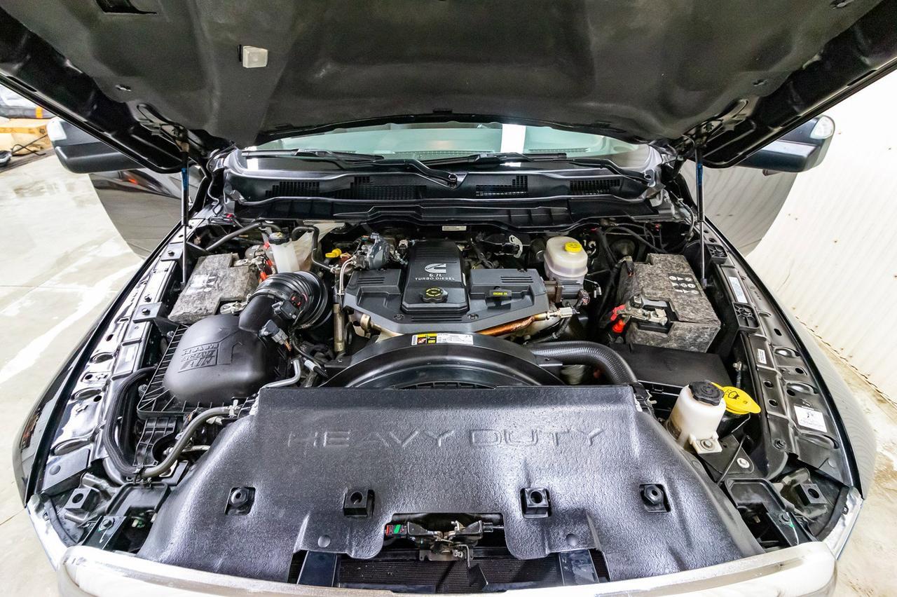 2017 Ram 3500 4x4 Crew Cab SLT Dually Diesel Red Deer AB