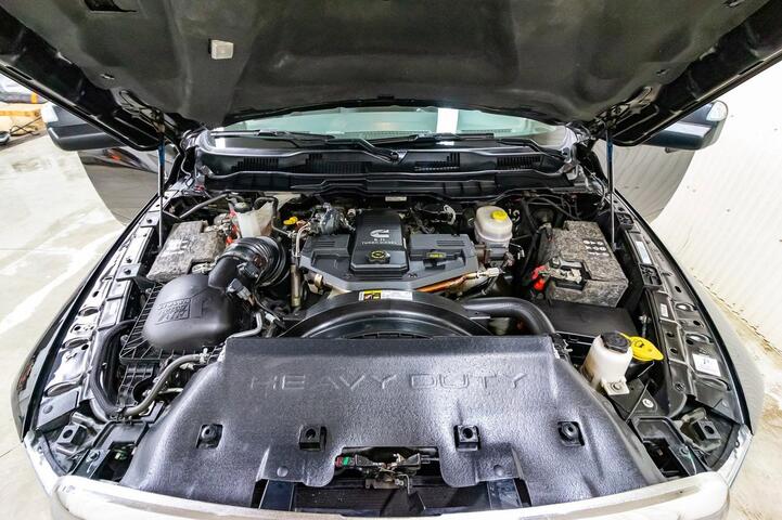 2017 Ram 3500 4x4 Crew Cab SLT Dually Diesel Red Deer AB 2017 Ram 3500 4x4 Crew Cab SLT Dually Diesel Red Deer AB