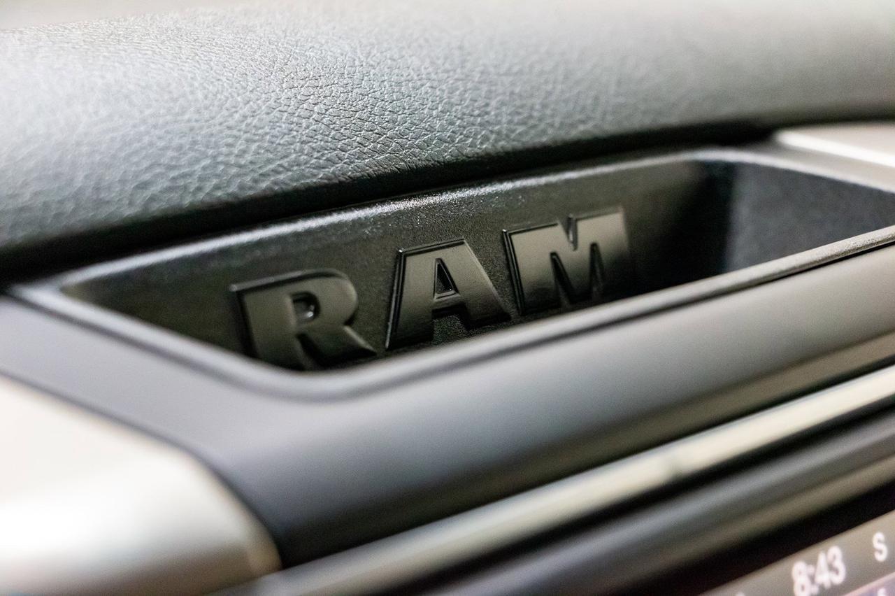 2017 Ram 3500 4x4 Crew Cab SLT Dually Diesel Red Deer AB