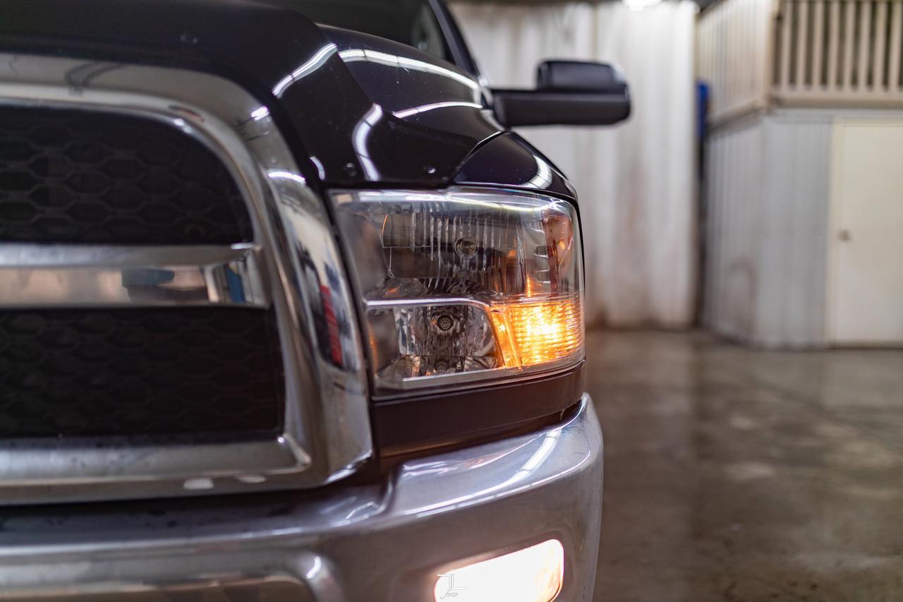 2017 Ram 3500 4x4 Crew Cab SLT Longbox HEMI BCam Red Deer AB