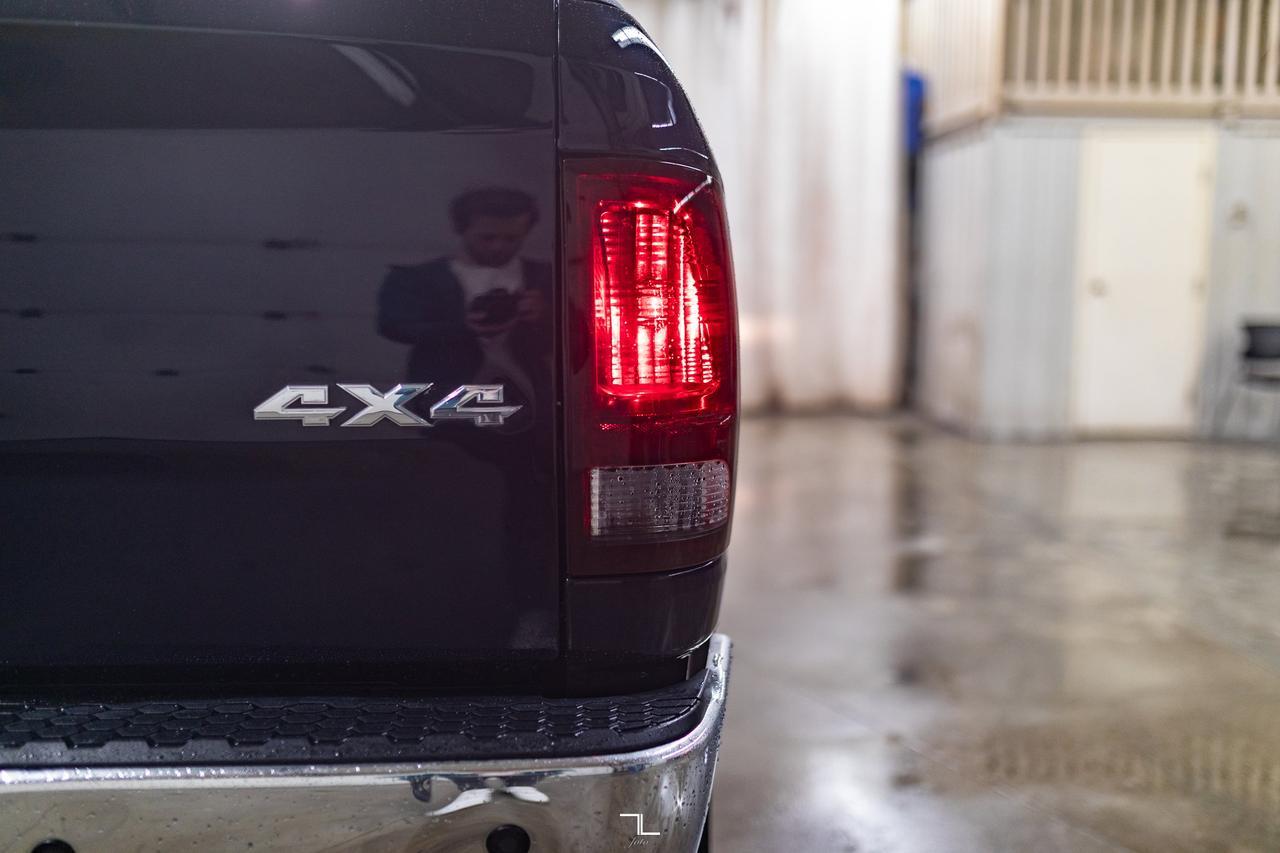 2017 Ram 3500 4x4 Crew Cab SLT Longbox HEMI BCam Red Deer AB