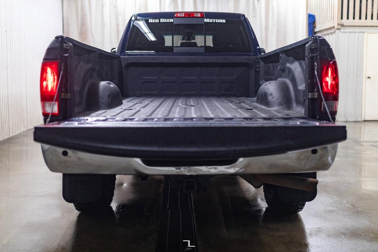 2017 Ram 3500 4x4 Crew Cab SLT Longbox HEMI BCam Red Deer AB