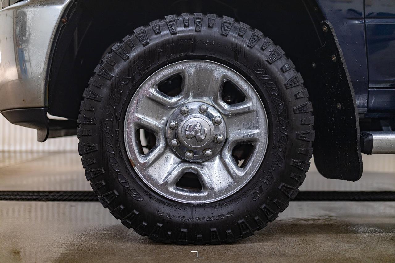 2017 Ram 3500 4x4 Crew Cab SLT Longbox HEMI BCam Red Deer AB