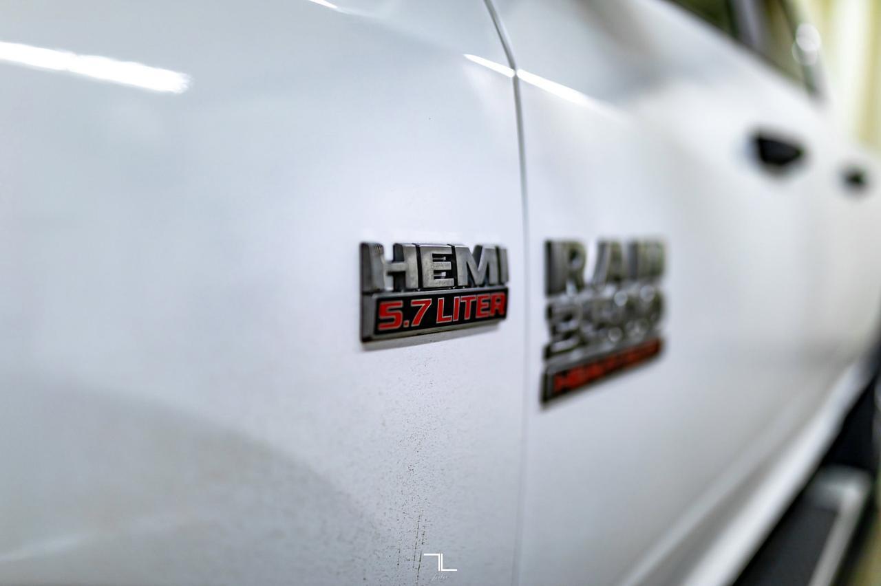 2017 Ram 3500 4x4 Crew Cab SLT Longbox HEMI BCam Red Deer AB