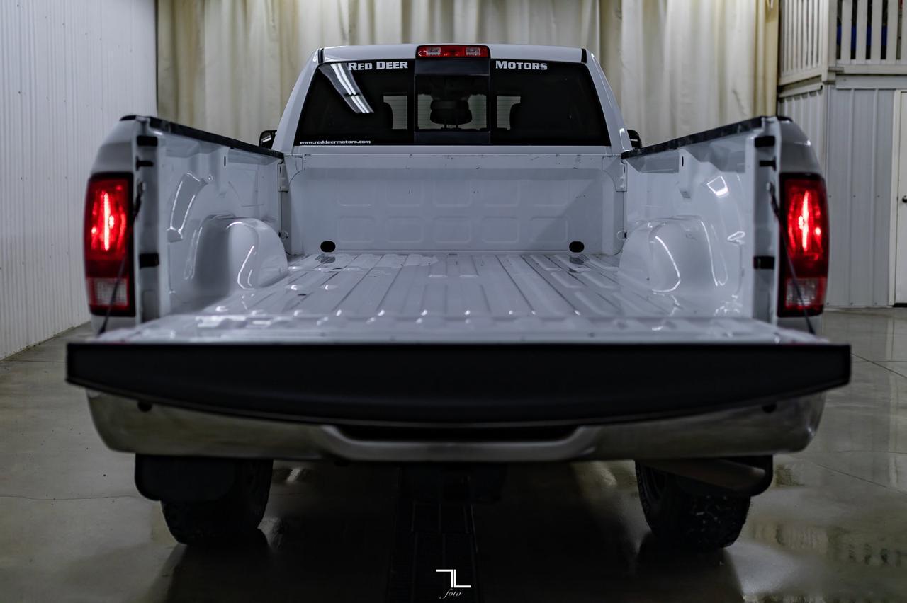 2017 Ram 3500 4x4 Crew Cab SLT Longbox HEMI BCam Red Deer AB