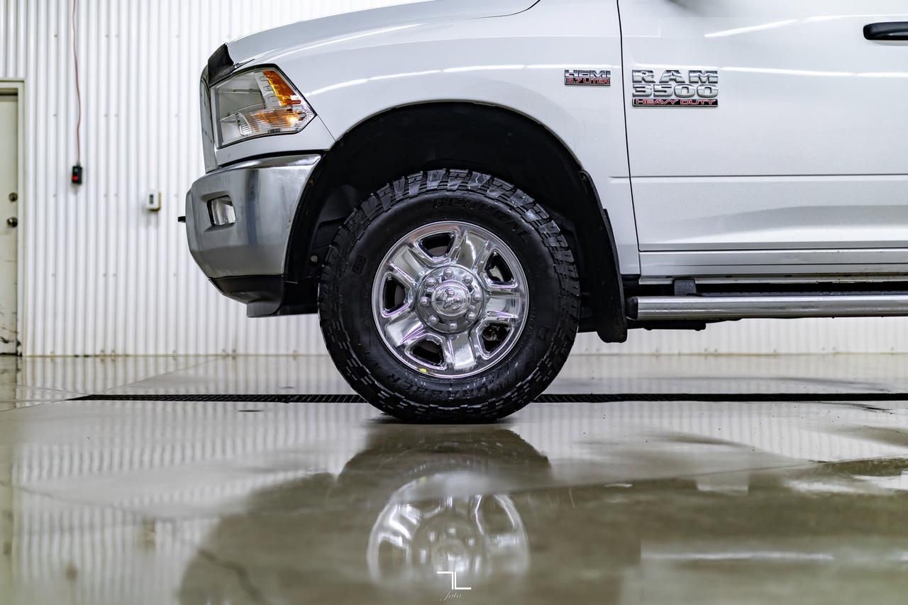 2017 Ram 3500 4x4 Crew Cab SLT Longbox HEMI BCam Red Deer AB