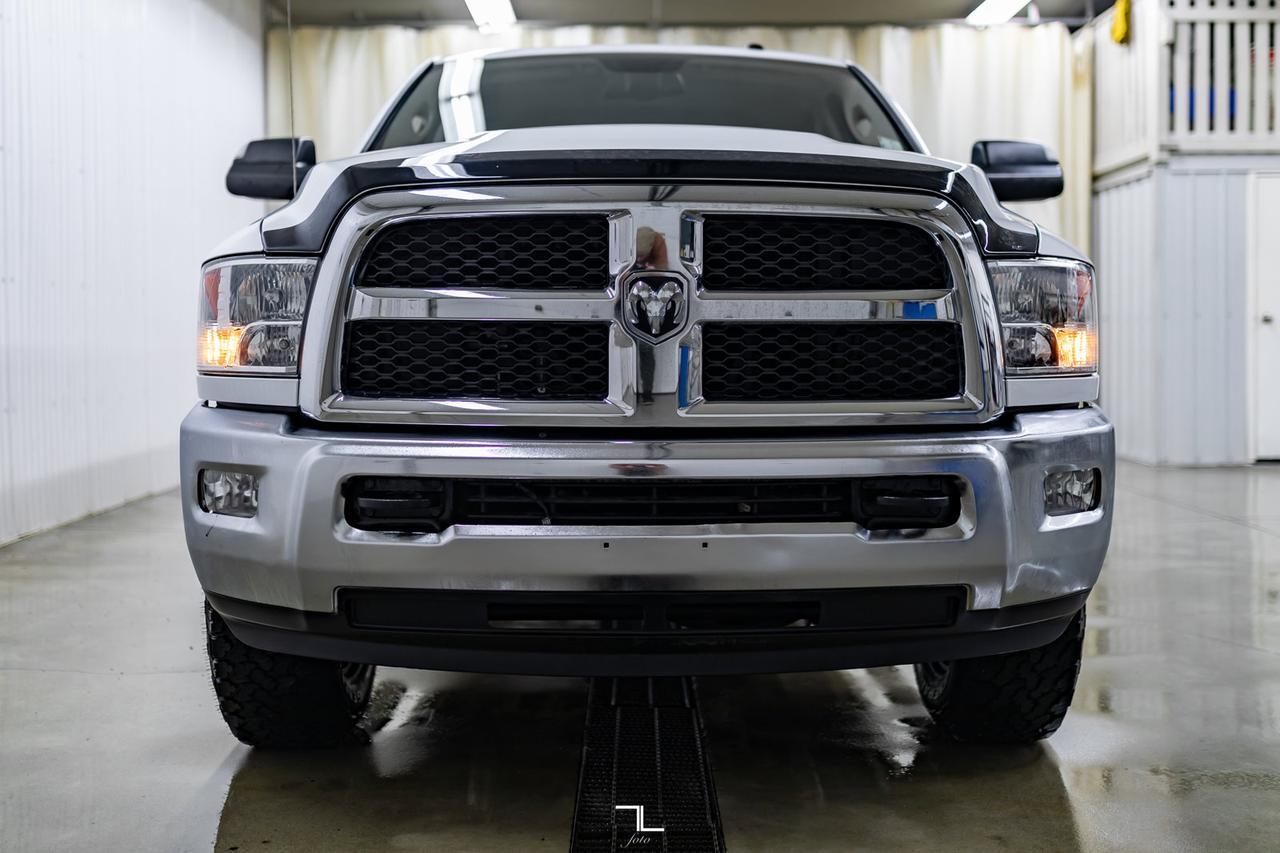 2017 Ram 3500 4x4 Crew Cab SLT Longbox HEMI BCam Red Deer AB