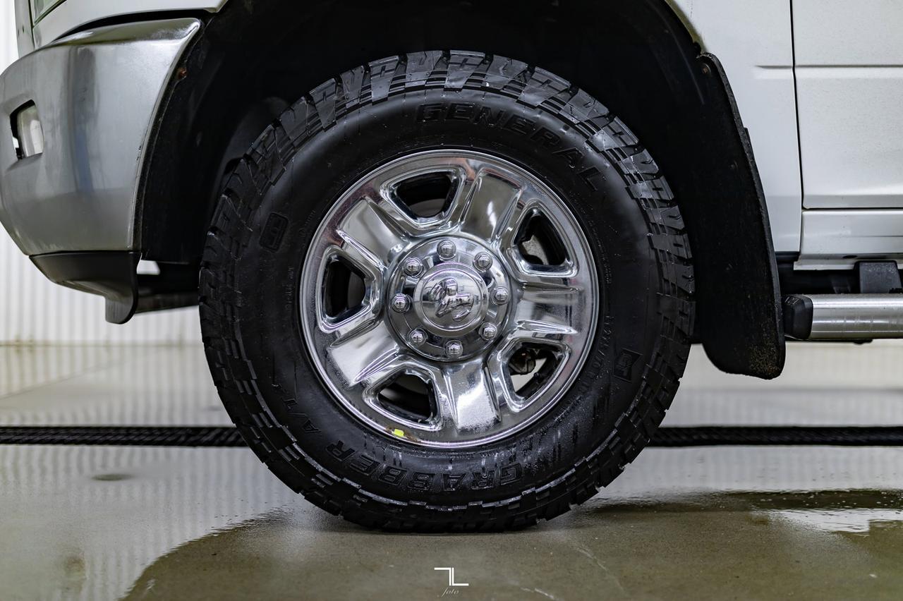 2017 Ram 3500 4x4 Crew Cab SLT Longbox HEMI BCam Red Deer AB