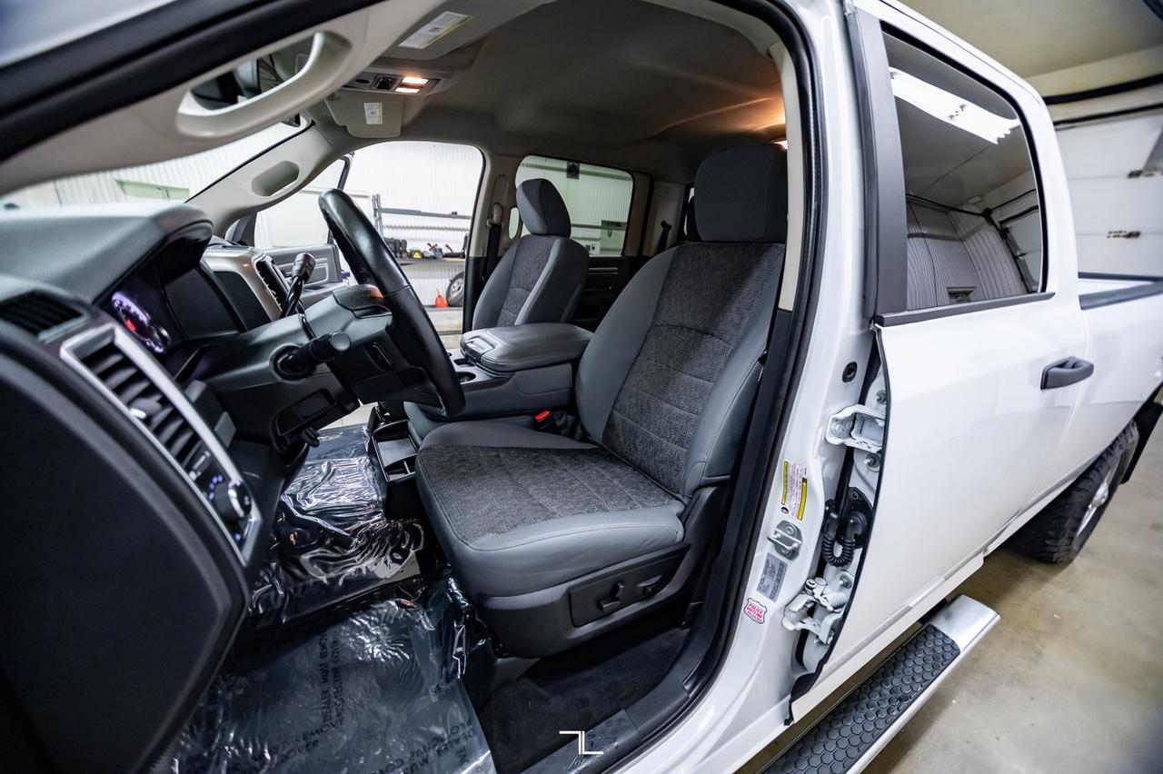 2017 Ram 3500 4x4 Crew Cab SLT Longbox HEMI BCam Red Deer AB