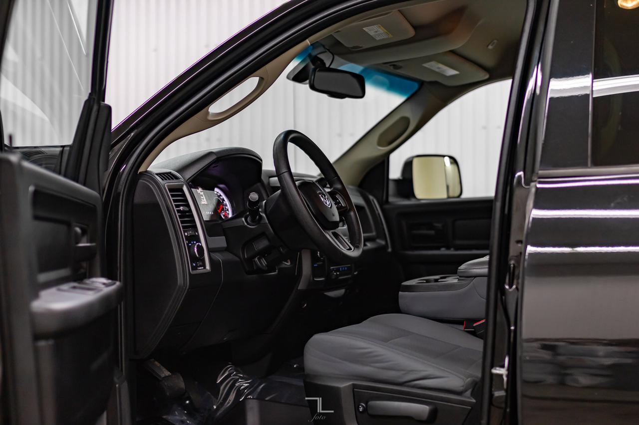 2017 Ram 3500 4x4 Crew Cab SXT Dually Diesel Red Deer AB