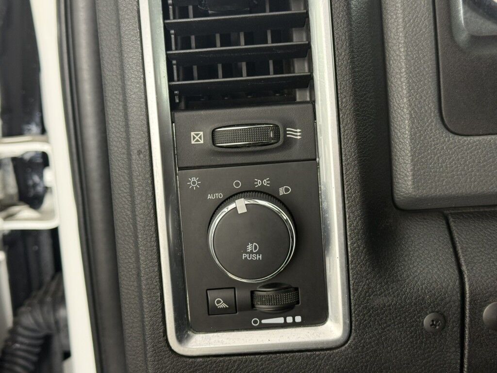 2017 Ram 3500 SLT 4x4 Reg Cab 6.4L Hemi 8' Box Maumee OH