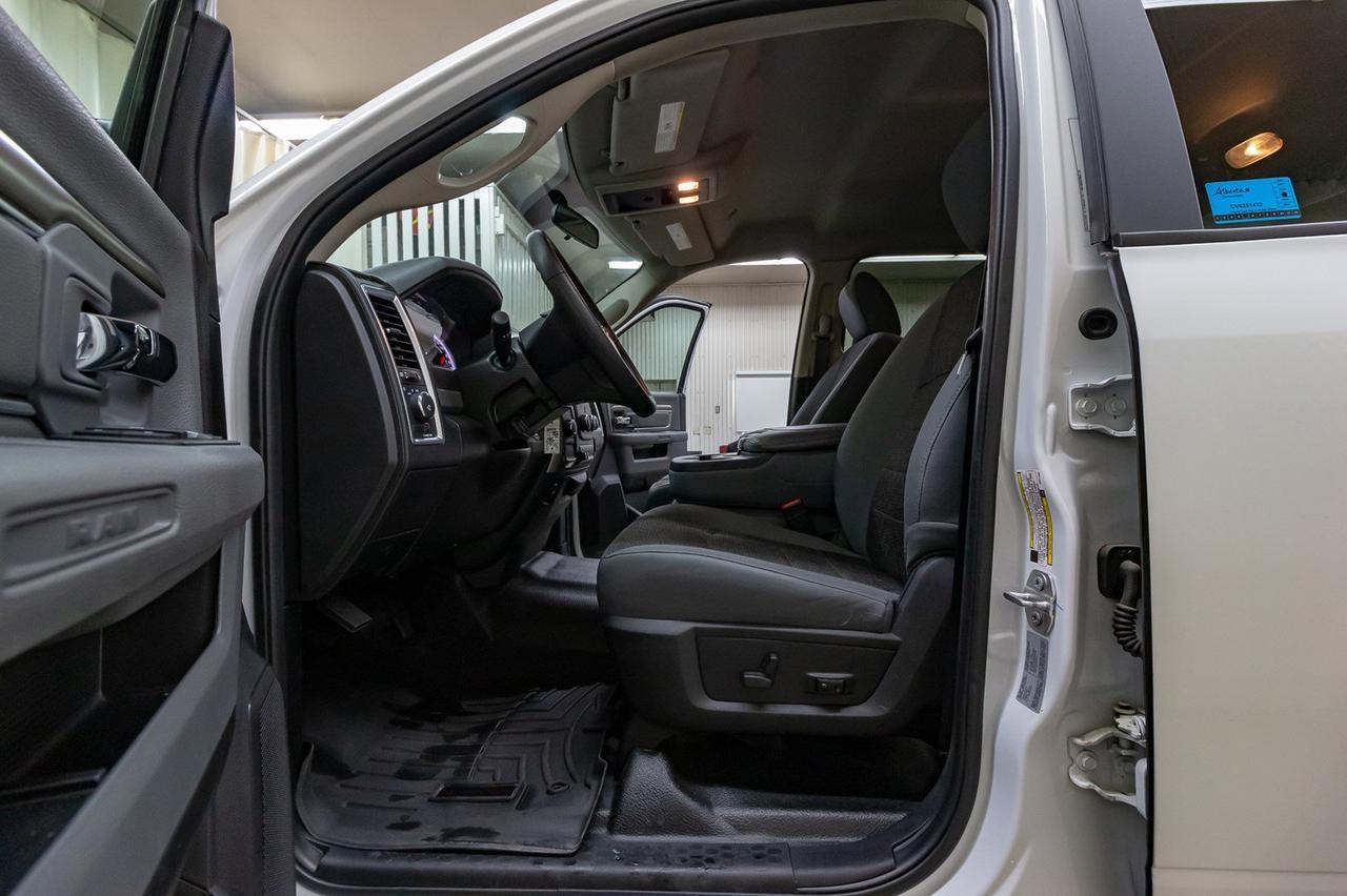 2017 Ram 5500 4x4 Crew Cab SLT Aluminum Deck Diesel AISIN Red Deer AB