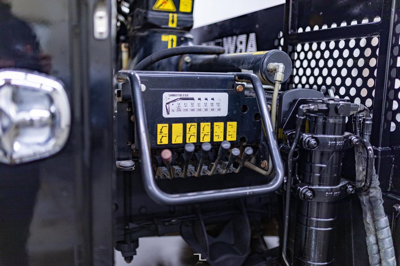 2017 Ram 5500 4x4 Reg Cab SLT Diesel Picker Deck AISIN Red Deer AB