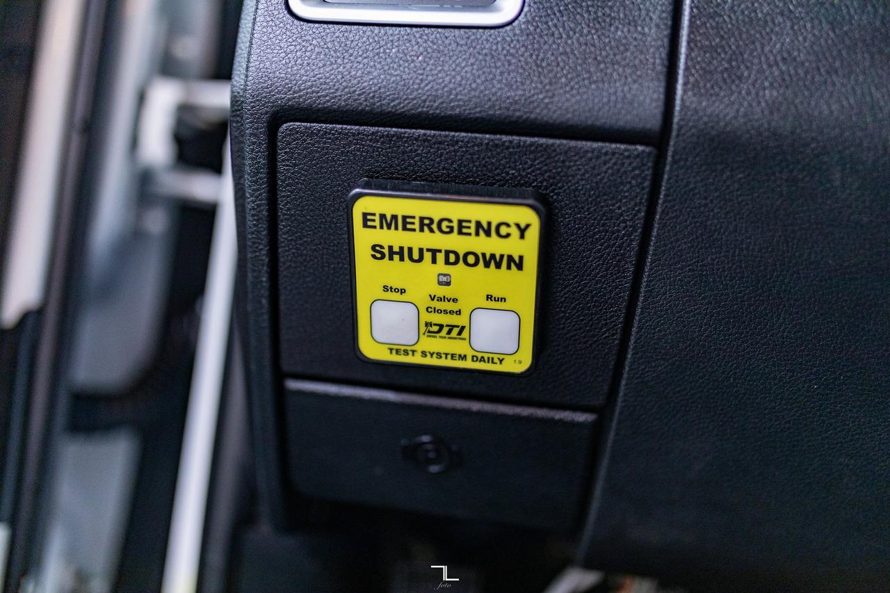 2017 Ram 5500 4x4 Reg Cab SLT Diesel Picker Deck AISIN Red Deer AB