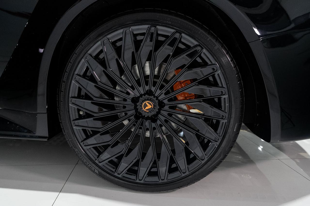 2017 Rolls-Royce Dawn 1/25 Venuum Eros full carbon body kit, bespoke Venuum wheels/interior, Bespoke Audio system & MORE!! Fort Lauderdale FL