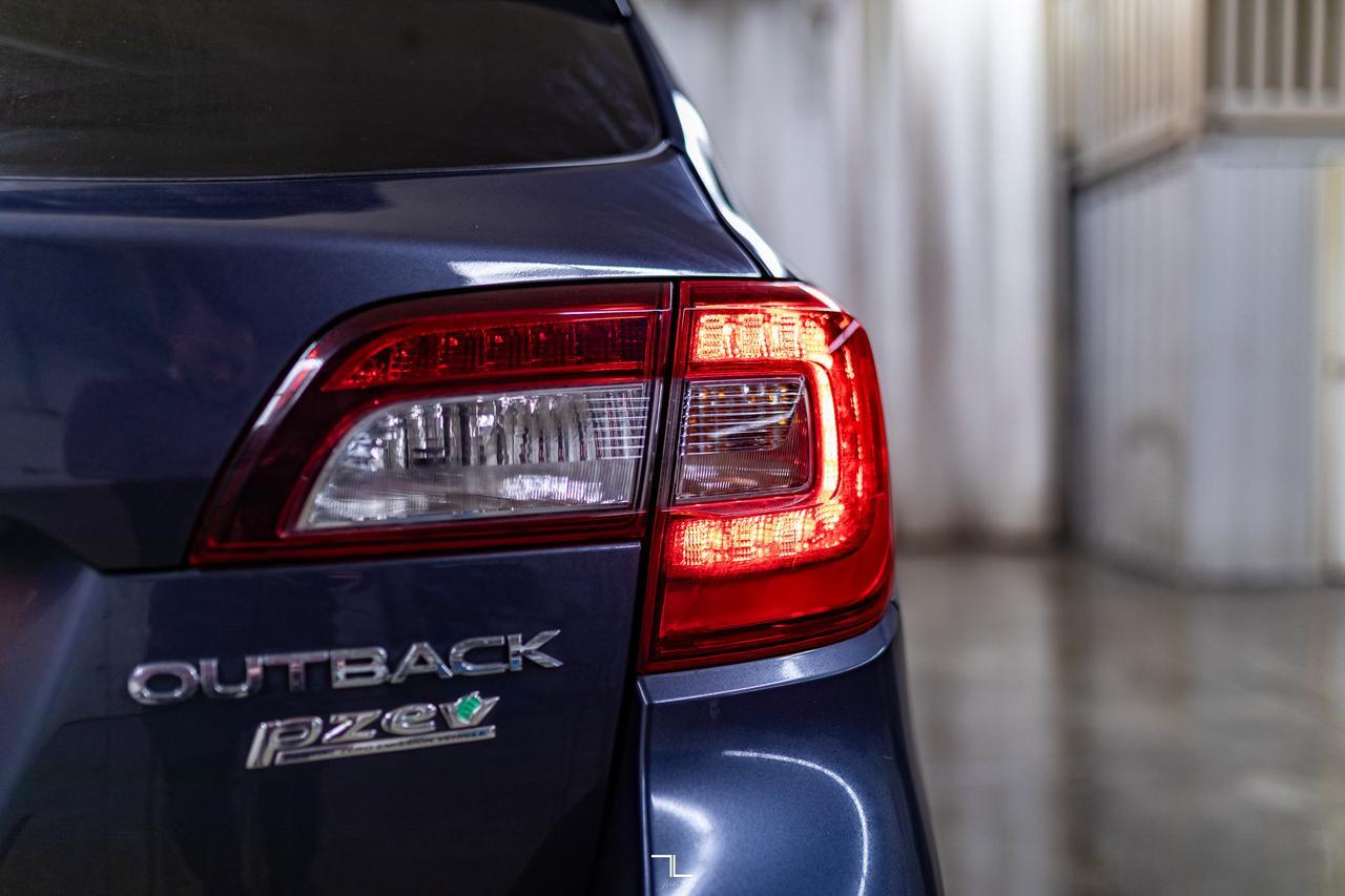 2017 Subaru Outback AWD 2.5i PSeat BCam Red Deer AB