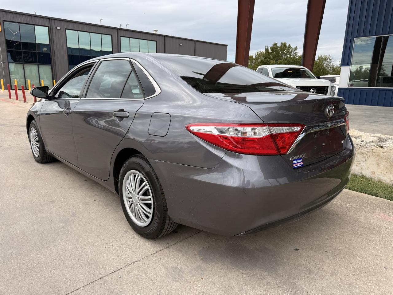 2017 TOYOTA CAMRY