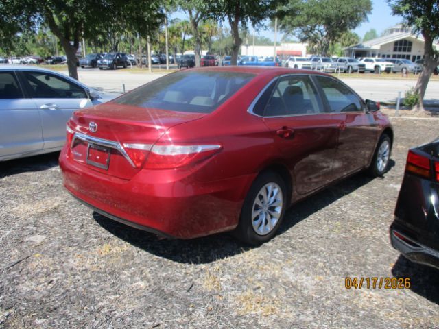 2017 TOYOTA CAMRY LE