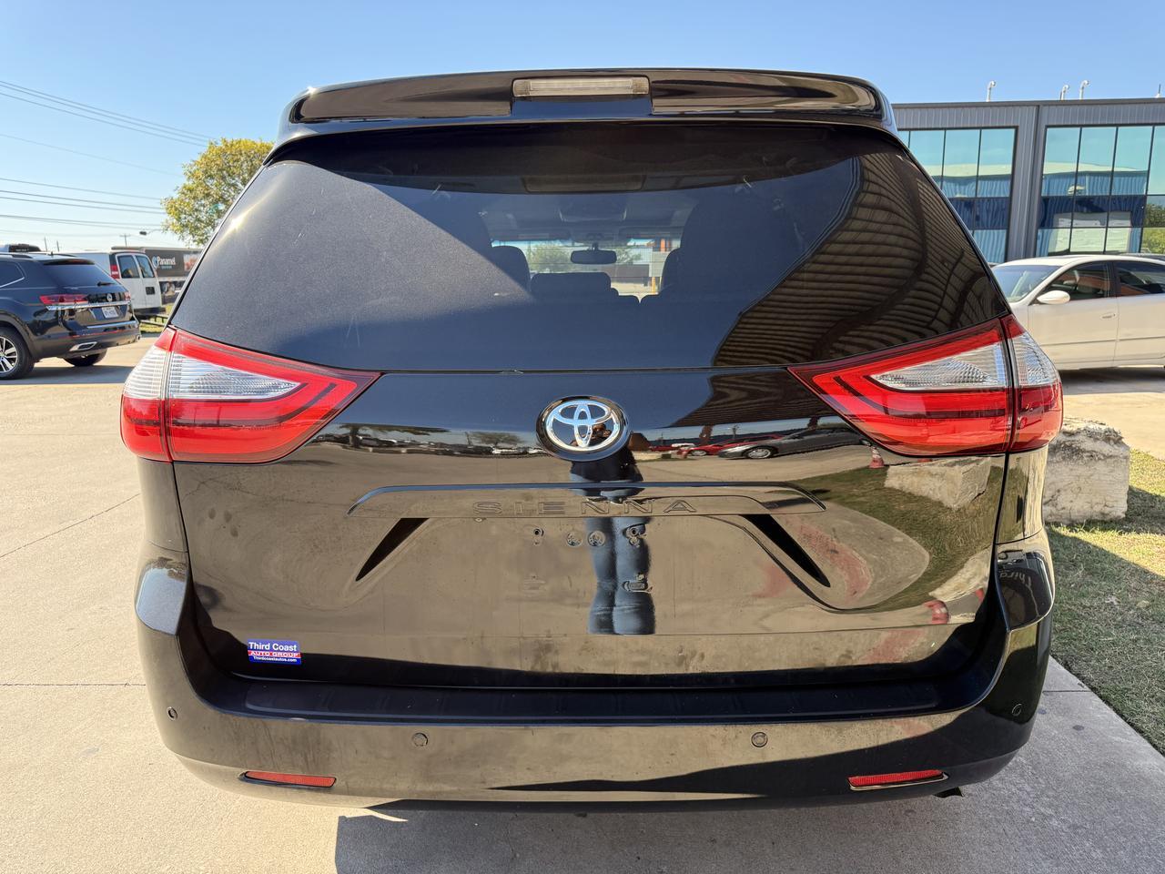 2017 TOYOTA SIENNA Austin TX