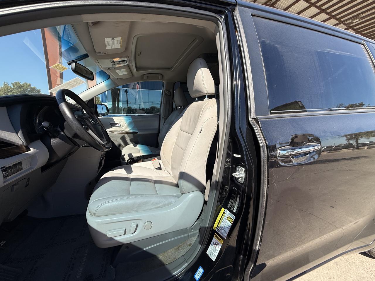 2017 TOYOTA SIENNA Austin TX