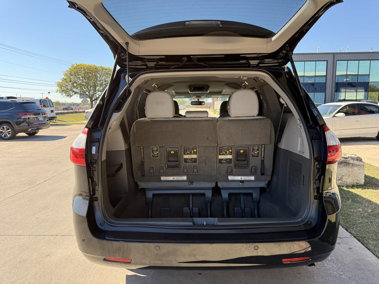 2017 TOYOTA SIENNA Austin TX
